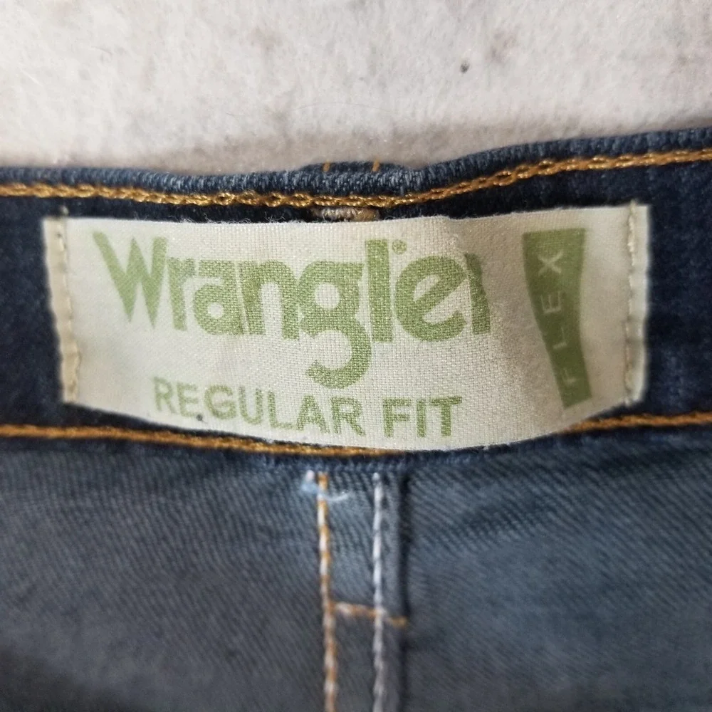 Wrangler jeans men's 38x30 regular fit flex denim pants dark wash